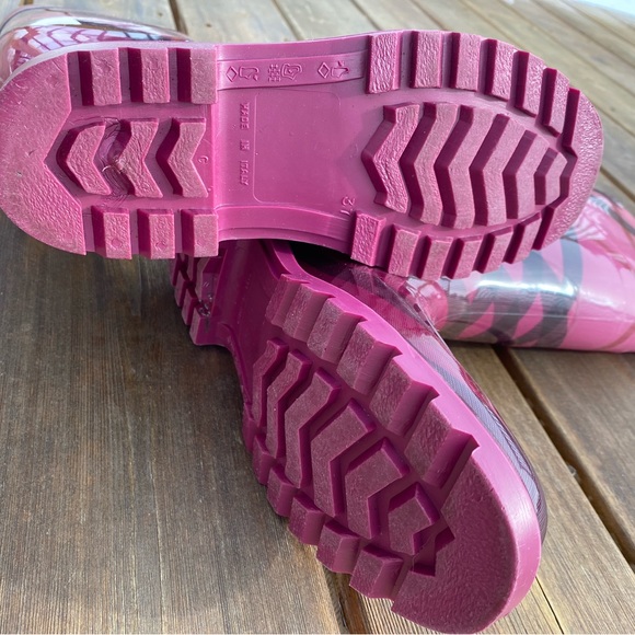 NWOT Burberry Rain Boots, Raspberry Check! Pristine! Never worn outside! 37,US 7 - Picture 4 of 8